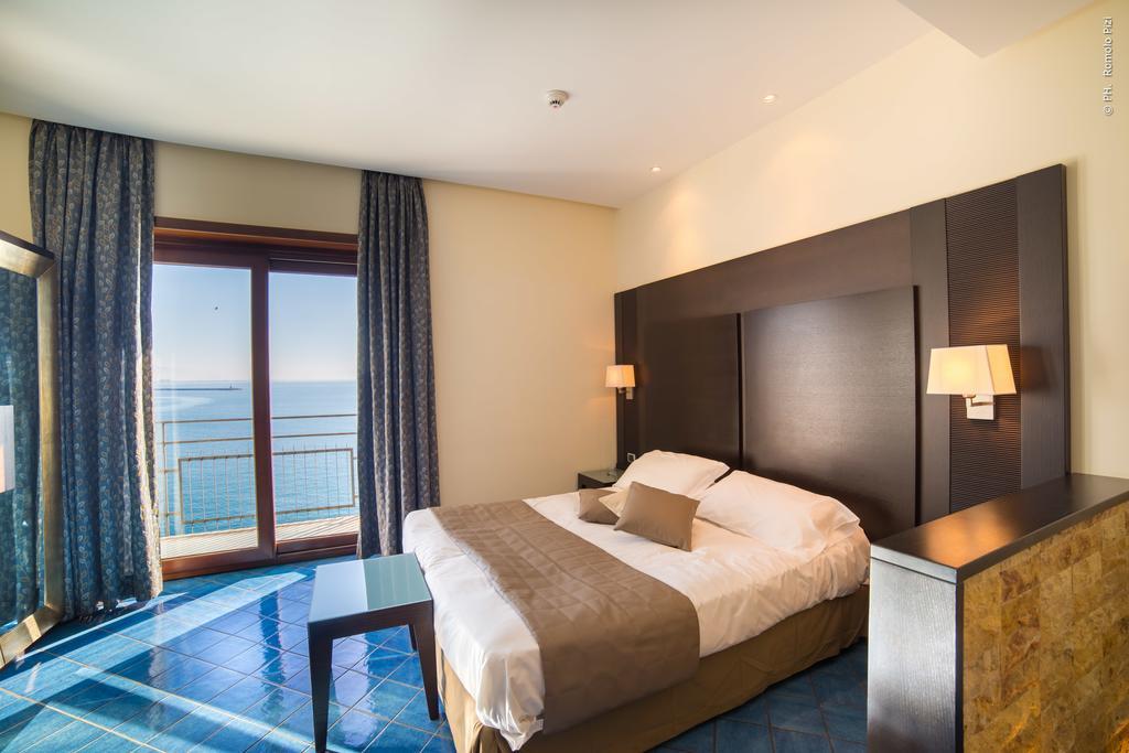 Superior Double Room with Sea View,253316753:JPEG